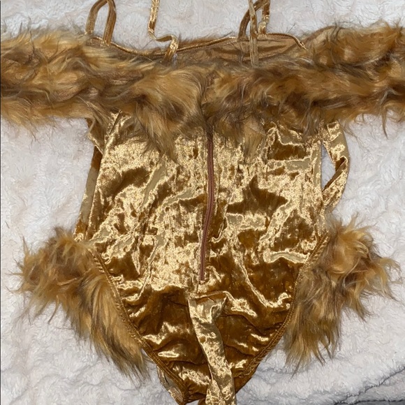 Forplay lion costume - Picture 8 of 10